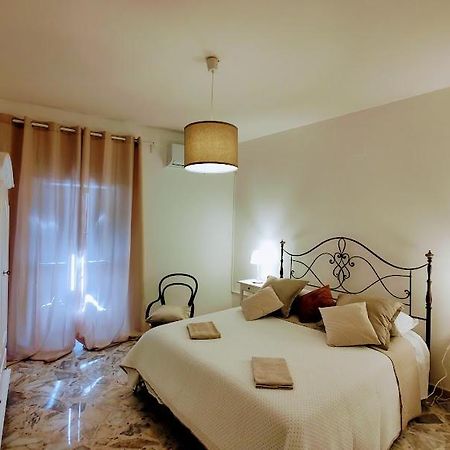 Apartamento L'Acqua Marin Bari Exterior foto
